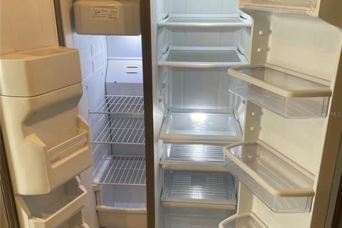 Снять в аренду таунхаус в Ривервью, Флорида 4 комнаты, 118.91м2, № 2108486 - фото 6