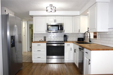 House in Holiday, Florida 3 bedrooms, 115.2 sq.m. № 1835198 - photo 15