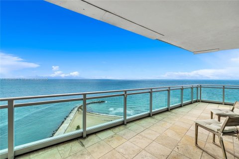 Copropriété à louer à Bal Harbour, Floride: 3 chambres, 256.69 m2 № 1842409 - photo 8