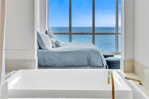 Copropriété à louer à Bal Harbour, Floride: 3 chambres, 256.69 m2 № 1842409 - photo 23