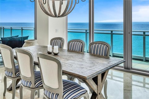 Copropriété à louer à Bal Harbour, Floride: 3 chambres, 256.69 m2 № 1842409 - photo 14