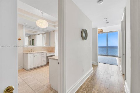 Copropriété à louer à Bal Harbour, Floride: 3 chambres, 256.69 m2 № 1842409 - photo 17