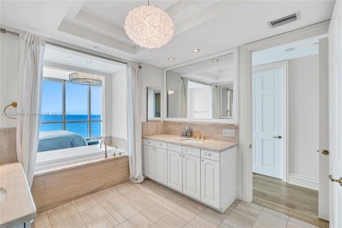 Copropriété à louer à Bal Harbour, Floride: 3 chambres, 256.69 m2 № 1842409 - photo 21