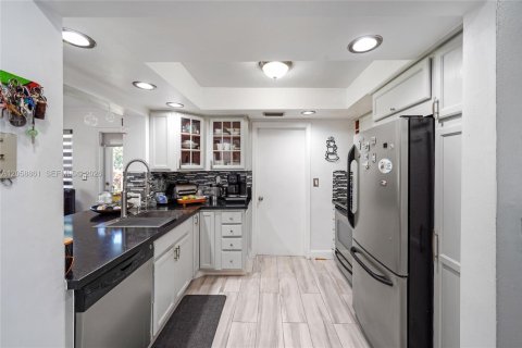 Купить виллу или дом в Тамарак, Флорида 3 спальни, 120.59м2, № 2254486 - фото 10