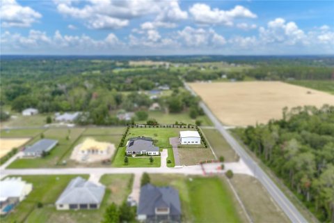 Casa en venta en Dade City, Florida, 4 dormitorios, 290.32 m2 № 2228296 - foto 2