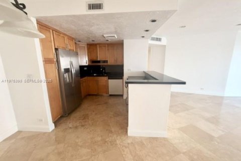 Condominio en alquiler en Miami, Florida, 1 dormitorio, 93 m2 № 2241653 - foto 8
