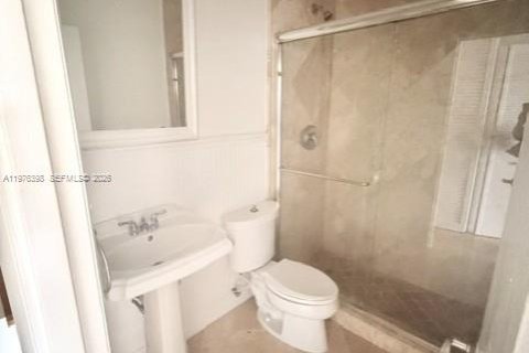 Condominio en alquiler en Miami, Florida, 1 dormitorio, 93 m2 № 2241653 - foto 13