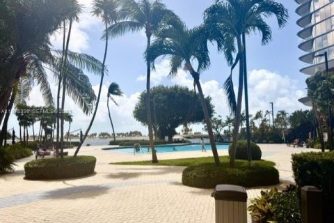 Condominio en alquiler en Miami, Florida, 1 dormitorio, 93 m2 № 2241653 - foto 16