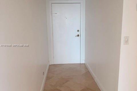 Condominio en alquiler en Miami, Florida, 1 dormitorio, 93 m2 № 2241653 - foto 3