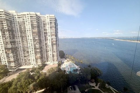 Condominio en Miami, Florida, 1 dormitorio  № 2241653