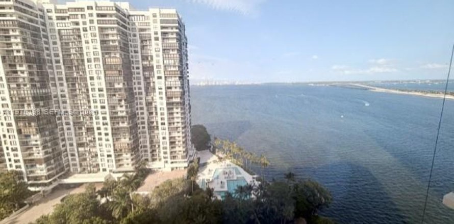 Condominio en Miami, Florida, 1 dormitorio  № 2241653