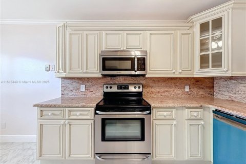 Condominio en venta en Sunrise, Florida, 2 dormitorios, 116.59 m2 № 1841020 - foto 13