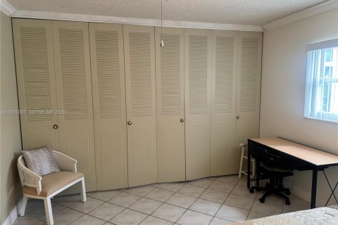 Купить кондоминиум в Лодердейл-Лейкс, Флорида 2 спальни, 87.7м2, № 2042767 - фото 10