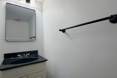 Townhouse in Palmetto Bay, Florida 2 bedrooms, 94.57 sq.m. № 2017928 - photo 13