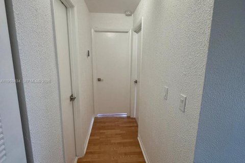 Townhouse in Palmetto Bay, Florida 2 bedrooms, 94.57 sq.m. № 2017928 - photo 7