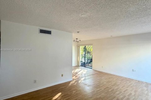 Townhouse in Palmetto Bay, Florida 2 bedrooms, 94.57 sq.m. № 2017928 - photo 3