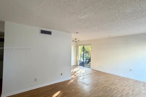 Townhouse in Palmetto Bay, Florida 2 bedrooms, 94.57 sq.m. № 2017928 - photo 4