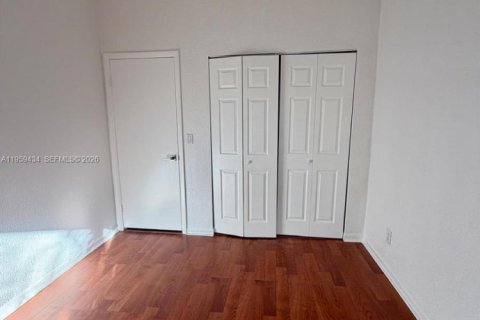 Townhouse in Palmetto Bay, Florida 2 bedrooms, 94.57 sq.m. № 2017928 - photo 11