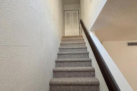 Townhouse in Palmetto Bay, Florida 2 bedrooms, 94.57 sq.m. № 2017928 - photo 5