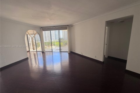 Купить кондоминиум в Авентура, Флорида 2 спальни, 107.21м2, № 2048707 - фото 22