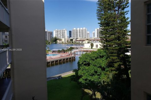 Купить кондоминиум в Авентура, Флорида 1 спальня, 71.35м2, № 1756486 - фото 5