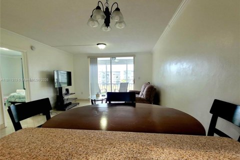 Купить кондоминиум в Авентура, Флорида 1 спальня, 71.35м2, № 1756486 - фото 24