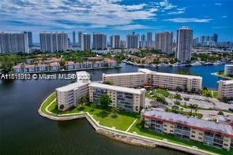 Купить кондоминиум в Авентура, Флорида 1 спальня, 71.35м2, № 1756486 - фото 13