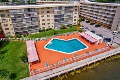 Купить кондоминиум в Авентура, Флорида 1 спальня, 71.35м2, № 1756486 - фото 14