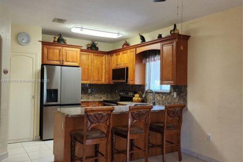 House in Miami Lakes, Florida 3 bedrooms, 141.49 sq.m. № 1879006 - photo 7