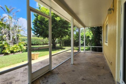 House in Miami Lakes, Florida 3 bedrooms, 141.49 sq.m. № 1879006 - photo 23