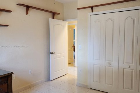 House in Miami Lakes, Florida 3 bedrooms, 141.49 sq.m. № 1879006 - photo 21