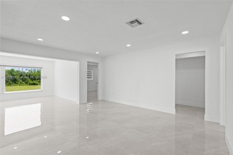 Casa en venta en Punta Gorda, Florida, 3 dormitorios № 1874943 - foto 6