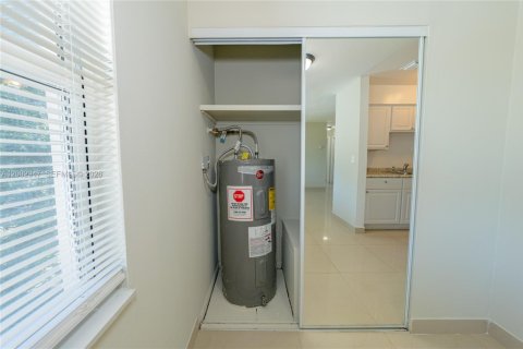 Снять в аренду квартиру в Лейк-Парк, Флорида 3 спальни, № 2066437 - фото 10