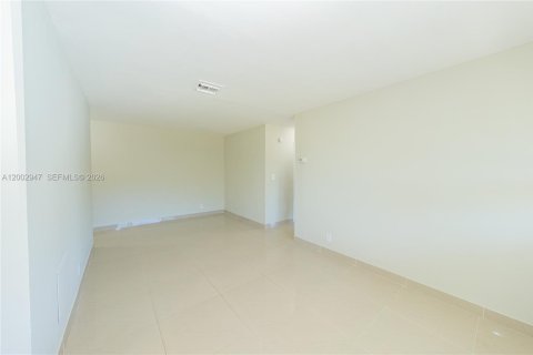 Снять в аренду квартиру в Лейк-Парк, Флорида 3 спальни, № 2066437 - фото 6