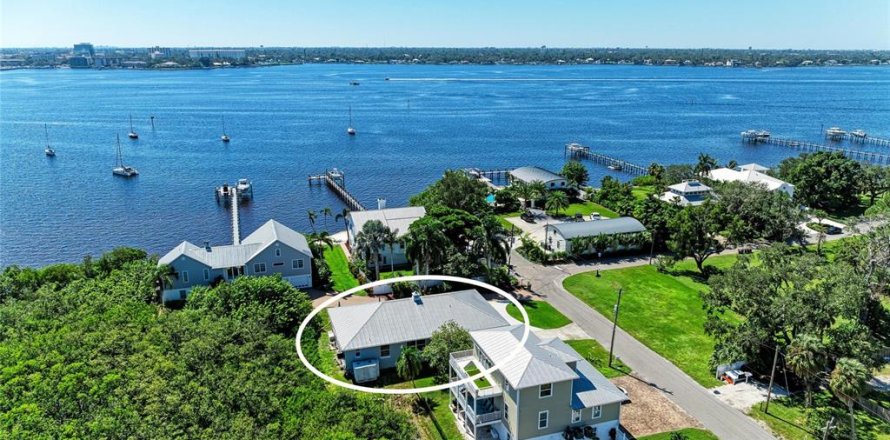 Villa ou maison à Palmetto, Floride 3 chambres, 207.64 m2 № 2418509