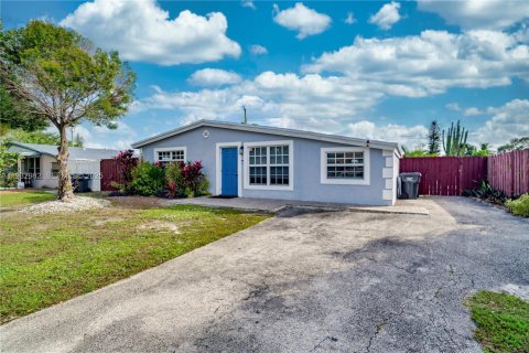 Снять в аренду виллу или дом в Холливуд, Флорида 3 спальни, 120.77м2, № 1991152 - фото 8