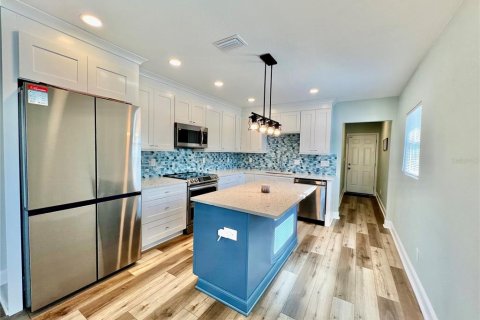 Casa en alquiler en Tampa, Florida, 3 dormitorios, 104.52 m2 № 2167172 - foto 10