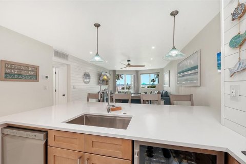Copropriété à vendre à Sarasota, Floride: 2 chambres, 76.18 m2 № 2411446 - photo 11