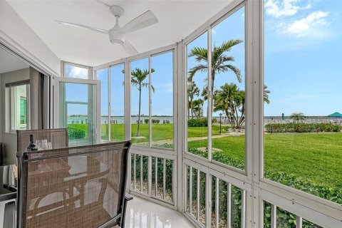 Copropriété à vendre à Sarasota, Floride: 2 chambres, 76.18 m2 № 2411446 - photo 14