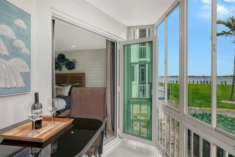 Copropriété à vendre à Sarasota, Floride: 2 chambres, 76.18 m2 № 2411446 - photo 24