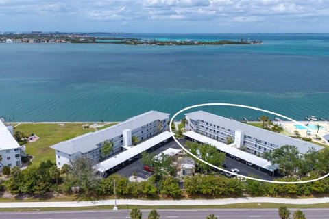 Copropriété à vendre à Sarasota, Floride: 2 chambres, 76.18 m2 № 2411446 - photo 27