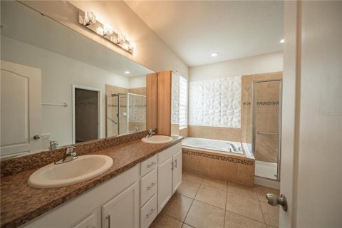 Casa en alquiler en Kissimmee, Florida, 4 dormitorios, 183.95 m2 № 2277947 - foto 23