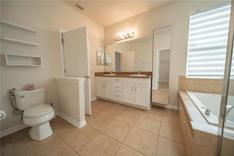 Casa en alquiler en Kissimmee, Florida, 4 dormitorios, 183.95 m2 № 2277947 - foto 10