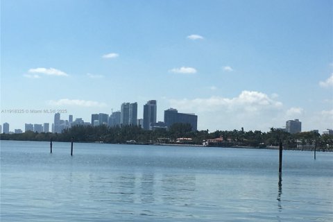 Condo in Miami, Florida  № 1973061 - photo 25