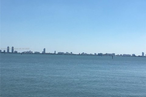 Condo in Miami, Florida  № 1973061 - photo 28