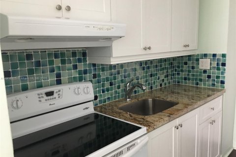 Condo in Miami, Florida  № 1973061 - photo 9