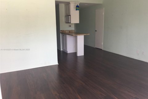 Condo in Miami, Florida  № 1973061 - photo 14