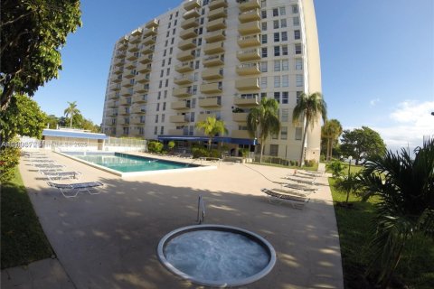 Condo in Miami, Florida  № 1973061 - photo 19