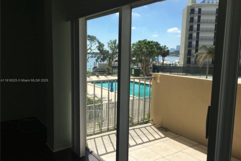 Condo in Miami, Florida  № 1973061 - photo 8