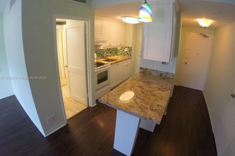 Condo in Miami, Florida  № 1973061 - photo 12